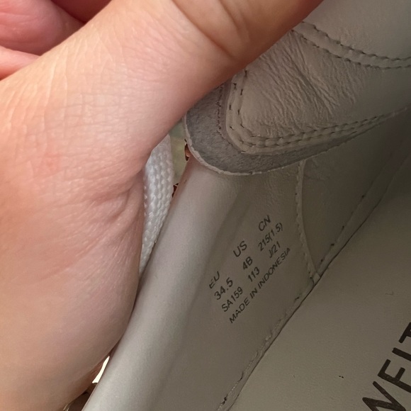 STUART WEITZMAN SNEAKERS - Picture 7 of 7